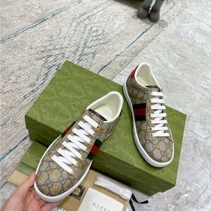 Gucci Beige and Green Sneakers